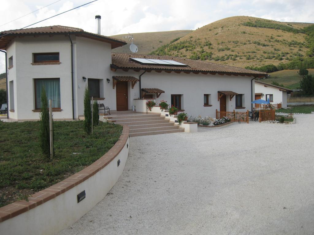 Bed and Breakfast La Collina Di Peppino Trasacco Екстер'єр фото