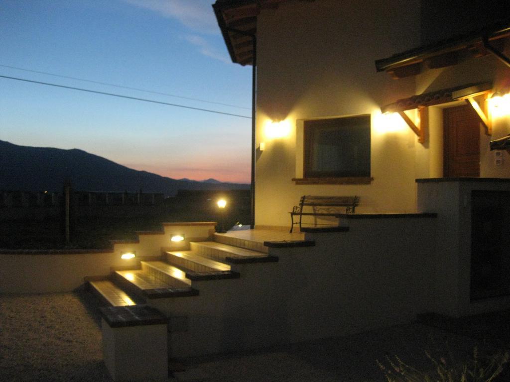 Bed and Breakfast La Collina Di Peppino Trasacco Екстер'єр фото