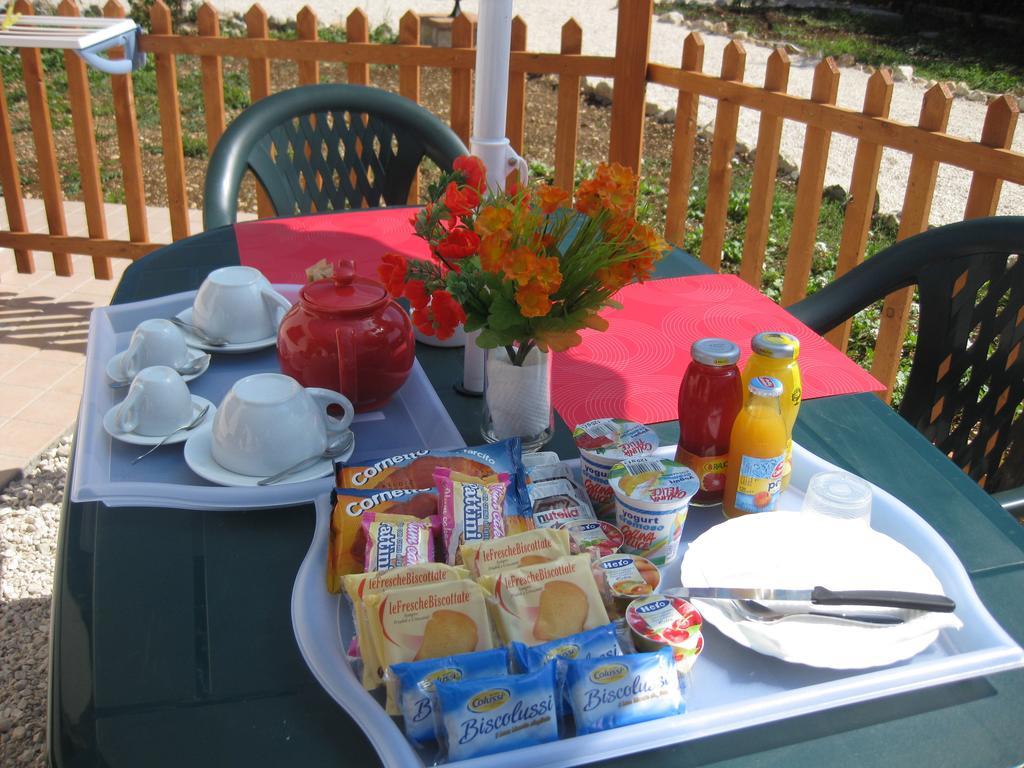 Bed and Breakfast La Collina Di Peppino Trasacco Екстер'єр фото